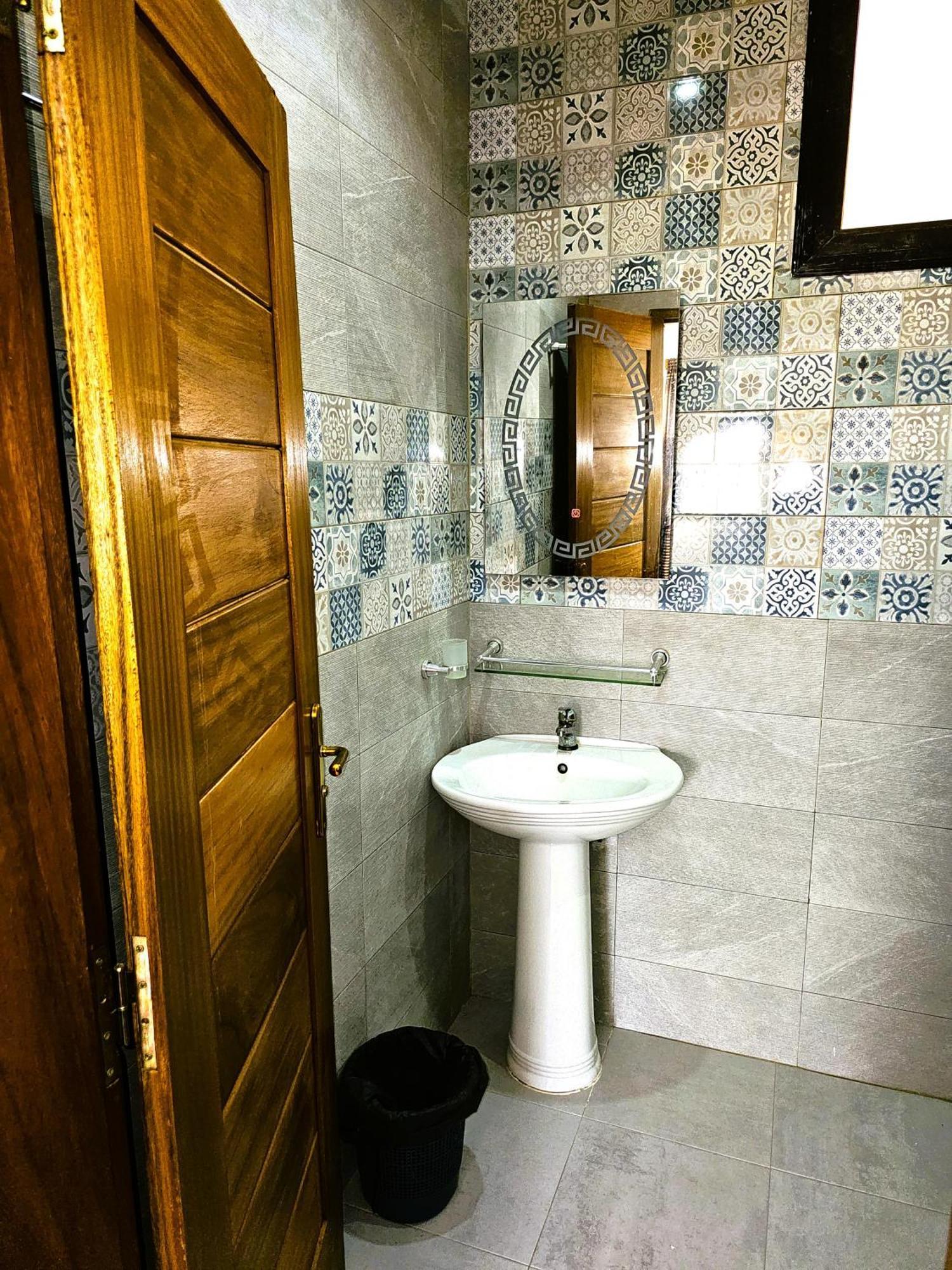 Chambre Ngor- Douche Privee-Salon-Cuisine-Netflix Hotel Dakar Exterior photo