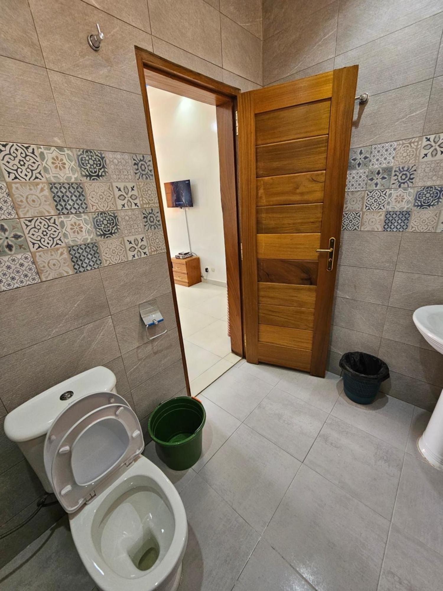 Chambre Ngor- Douche Privee-Salon-Cuisine-Netflix Hotel Dakar Exterior photo