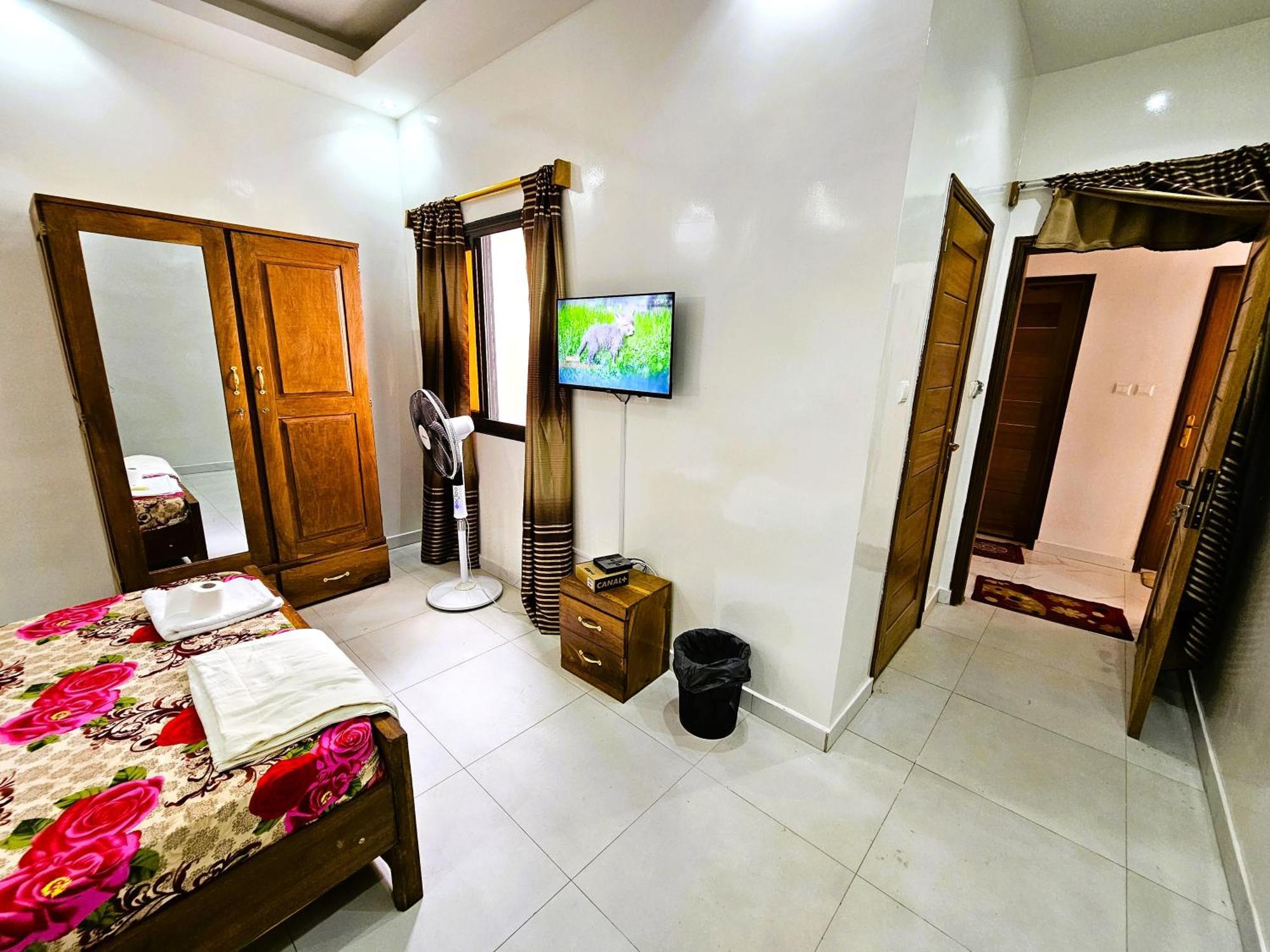 Chambre Ngor- Douche Privee-Salon-Cuisine-Netflix Hotel Dakar Exterior photo