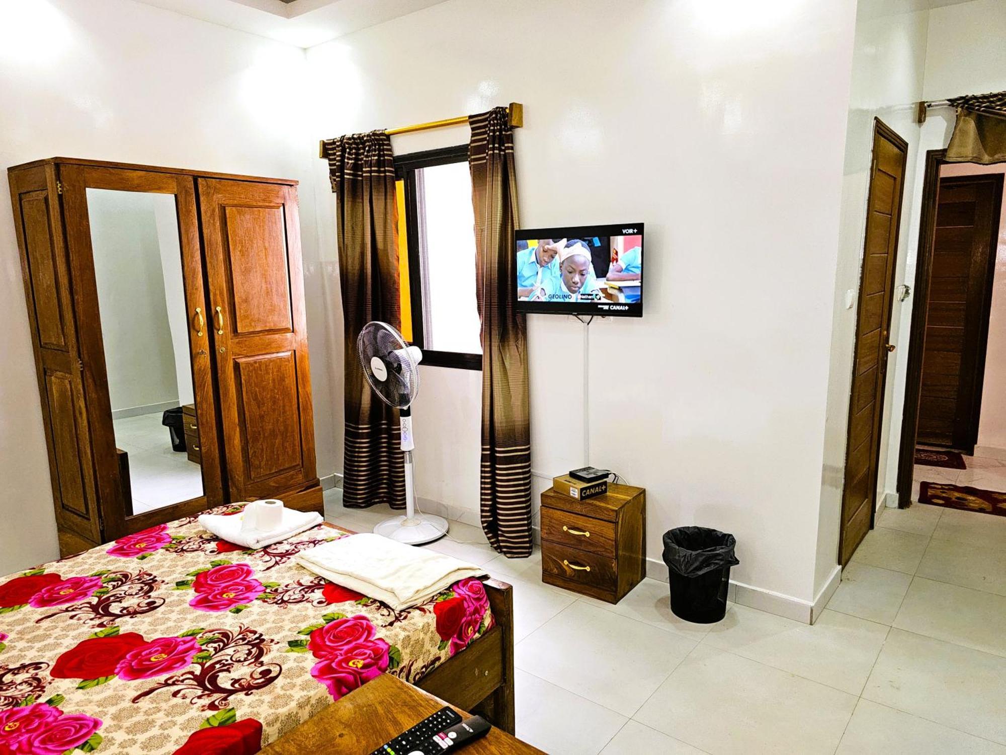 Chambre Ngor- Douche Privee-Salon-Cuisine-Netflix Hotel Dakar Exterior photo
