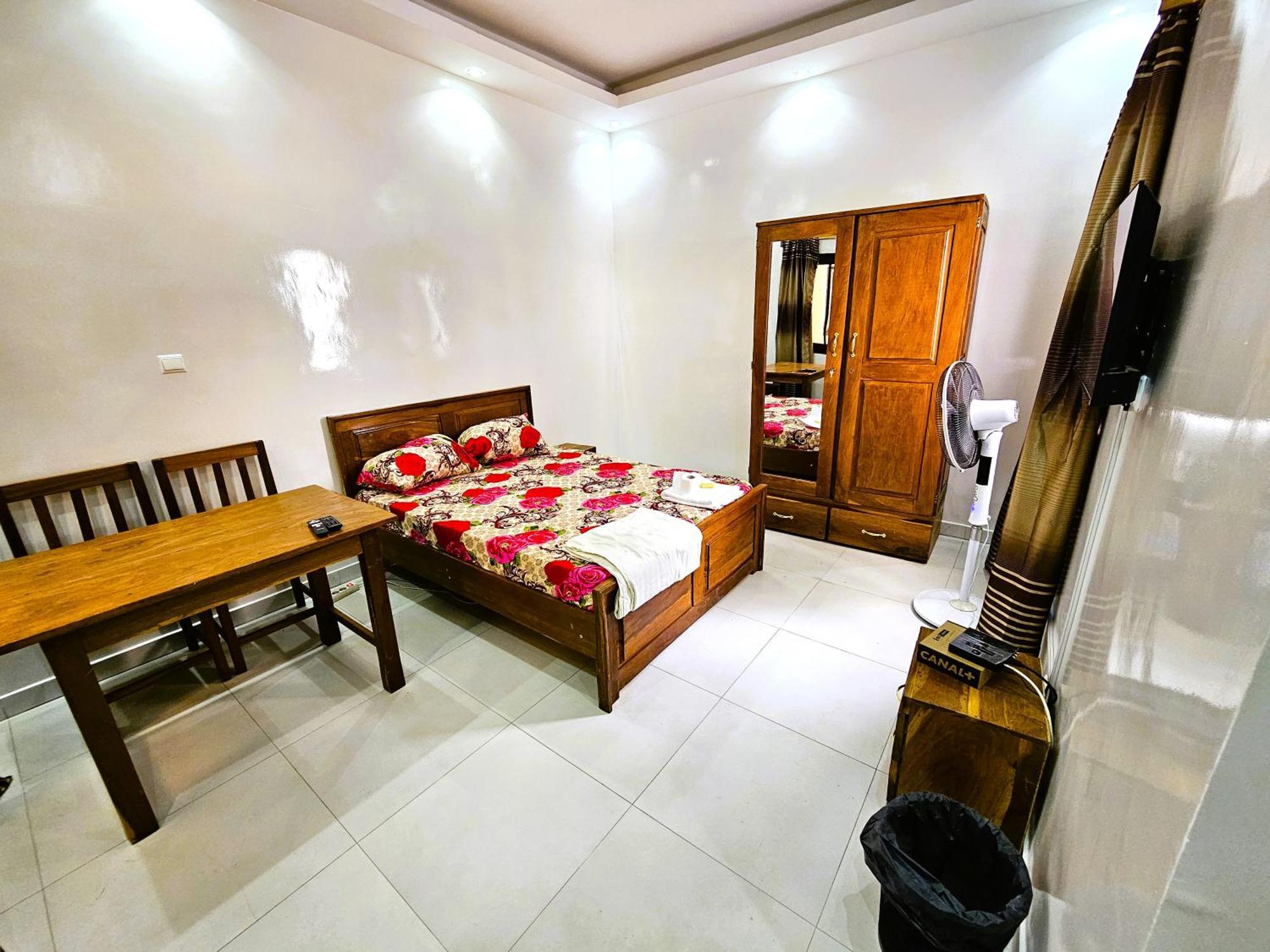 Chambre Ngor- Douche Privee-Salon-Cuisine-Netflix Hotel Dakar Exterior photo